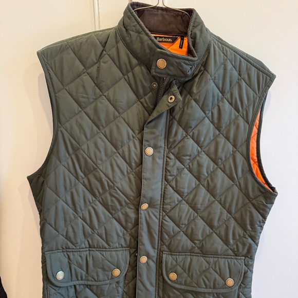 Barbour Lowerdale Gilet (Green in Large) - Picture 1 of 4